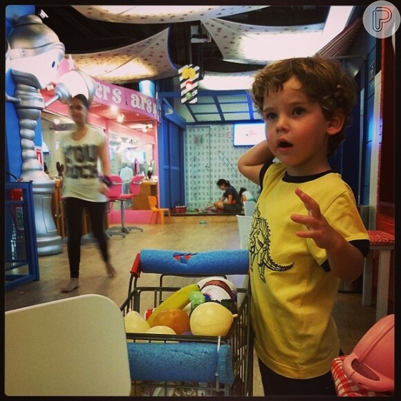 Letícia Birkheuer está sempre compatilhando fotos do filho, João Guilherme, em suas redes sociais 