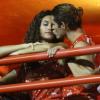 Débora Nascimento e José Loreto abrem a galeria dos beijos no desfile das campeãs do Carnaval carioca, que aconteceu neste sábado, 16 de fevereiro de 2013