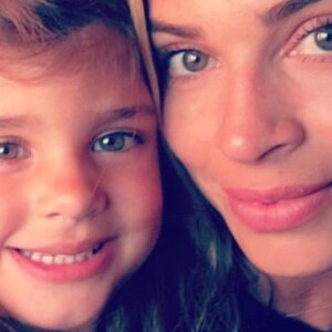 Grazi Massafera se encanta com a filha, Sofia, cantando em inglês nesta segunda-feira, dia 08 de abril de 2019
