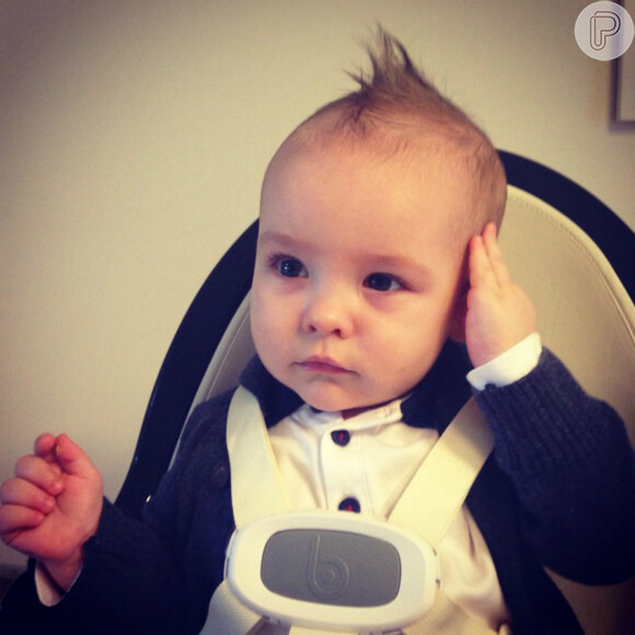 Ana Hickmann publica foto do filho, Alexandre Jr., com o cabelinho com o penteado moicano: 'Cabelos rebeldes', em 6 de outubro de 2014
