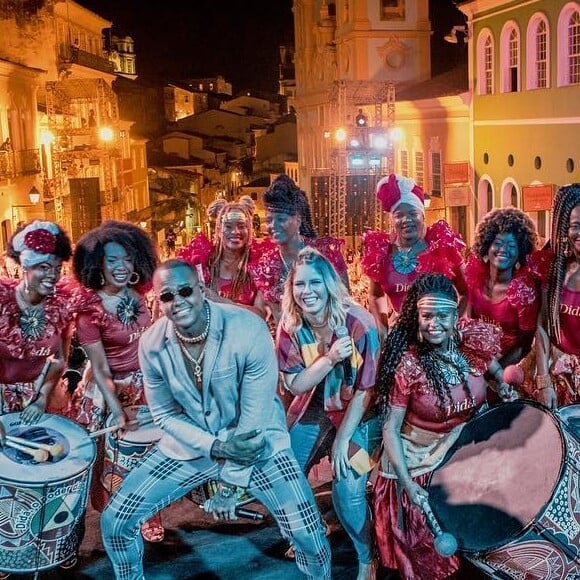 Marília Mendonça faz show surpresa no Pelourinho, em Salvador, Bahia