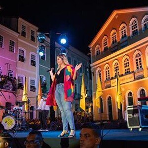 Marília Marília Mendonça fez show gratuito no Pelourinho, na Bahia