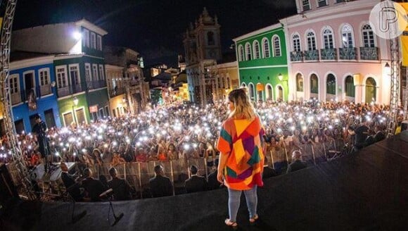 Marília Mendonça faz show que fará parte de seu DVD 'Todos os Cantos'
