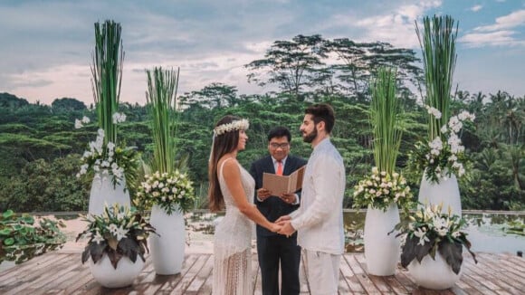 Intimista & ao ar livre: Alok e Romana Novais renovam casamento em Bali. Fotos!