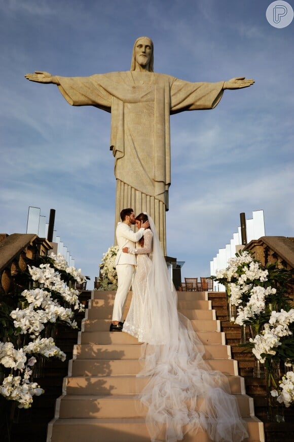 Alok e Romana se casaram no fim de janeiro aos pés do Cristo Redentor 