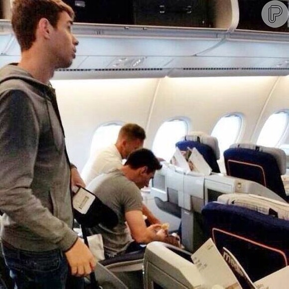 Os jogadores Neymar e Messi viajaram no mesmo avião para Pequim, onde acontece o amistoso entre Brasil e Argentina, no próximo sábado (11)