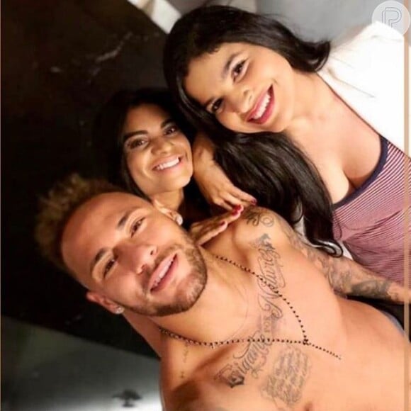 Neymar também realizou a massagem desenvolvida por Renata França