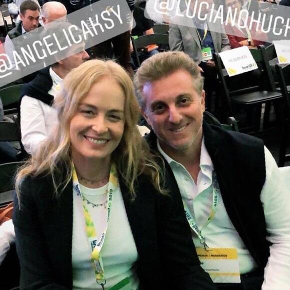 Angélica e Luciano Huck foram a evento nos EUA no qual o apresentador foi palestrante