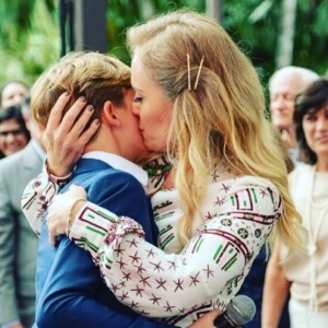 'Passou a mãe', constatou Luciano Huck ao mostrar Joaquim e Angélica andando abraçados