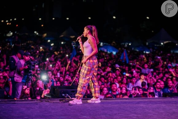 No domingo (21), Anitta cantou para um público de cerca de 6 mil pessoas em Brasília