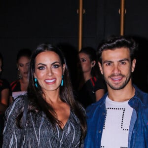 Mariano e a namorada, Carla Prata, marcaram presença na festa de aniversário de Fernando Zor em São Paulo nesta segunda-feira, 22 de abril de 2019