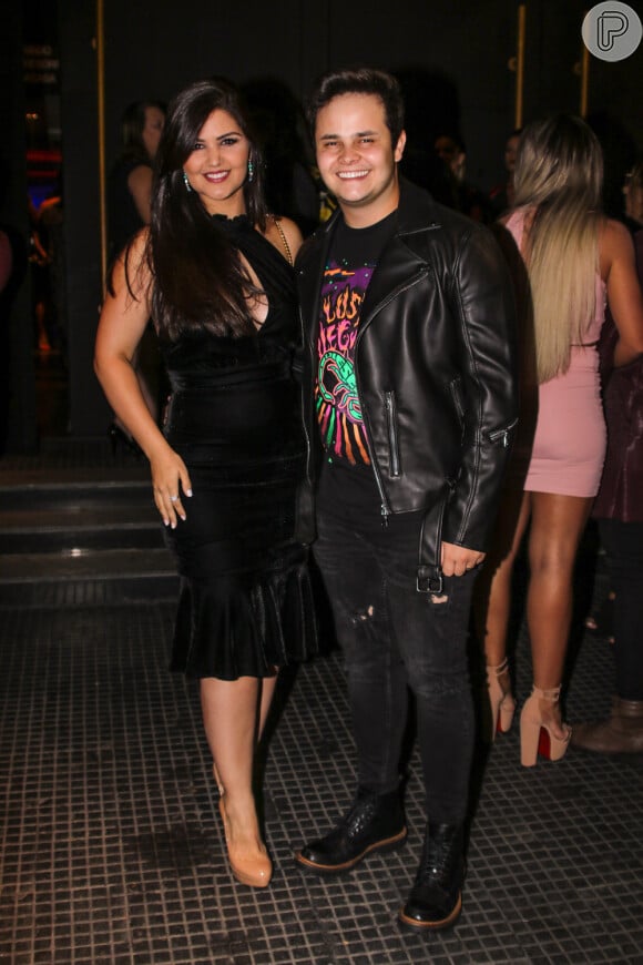 Matheus Aleixo e a mulher, Paula Aires, marcaram presença na festa de aniversário de Fernando Zor em São Paulo nesta segunda-feira, 22 de abril de 2019