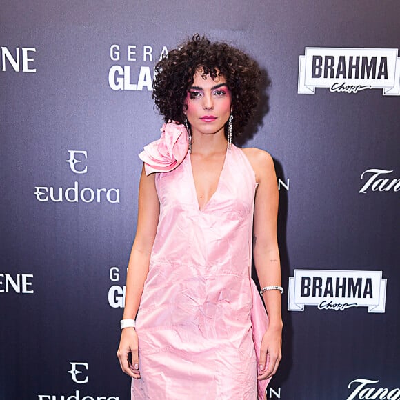 Julia Konrad fez a própria maquiagem: 'Queria deixar claro que essa beleza foi eu quem fiz'