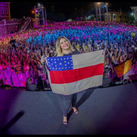 Marilia Mendonça fez uma apresentação gratuita em Manaus nesta quarta-feira, 8 de maio de 2019