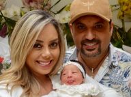 Mulher do sertanejo Edson combina look com a filha ao deixar maternidade. Fotos!