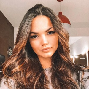 Suzanna Freitas impressiona fãs por semelhança com a mãe, Kelly Key