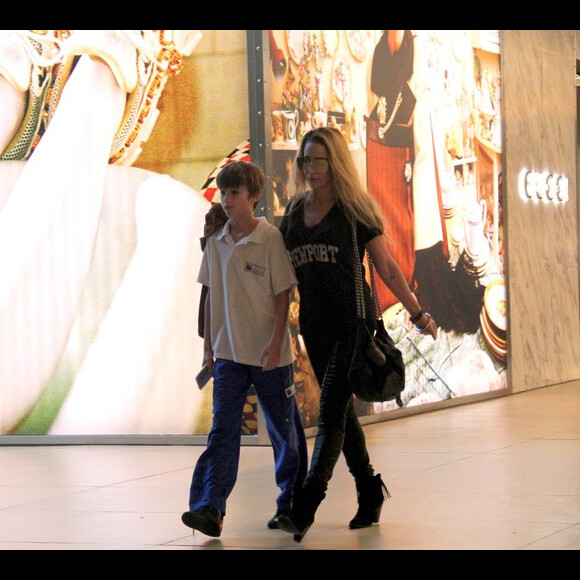 'Esse é o mais velho?', 'Jesus! Esse menino dessa altura é seu filho? Como esses meninos crescem', 'Nossa! Como ele está grandão', foram alguns comentários feitos pelos fãs de Danielle Winits sobre Noah