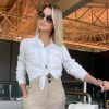 Andressa Suita elege look com trends para pegar avião nesta terça-feira, dia 21 de maio de 2019