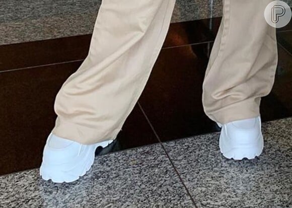 Andressa Suita apostou no daddy sneaker em aerolook desta terça-feira, dia 21 de maio de 2019