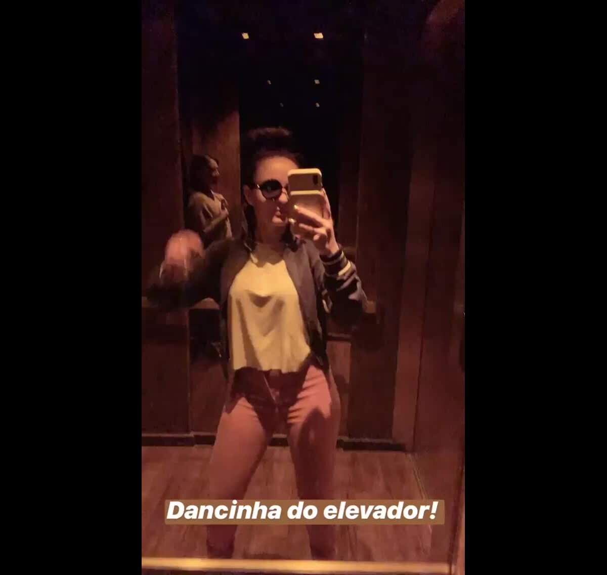 Vídeo: Larissa Manoela faz dancinha divertida em elevador de hotel em  Hollywood - Purepeople