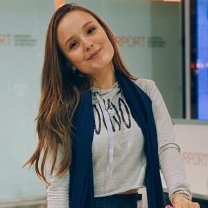 Larissa Manoela viaja aos Estados Unidos após polêmica de vídeo íntimo