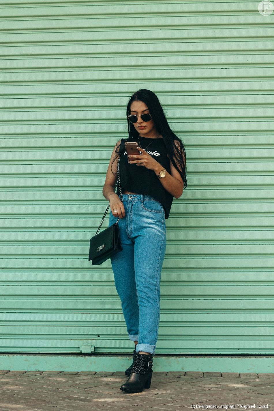 calça jeans com bota preta
