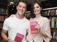 Mood comfy: famosas elegem look confortável e estiloso para noite de autógrafos