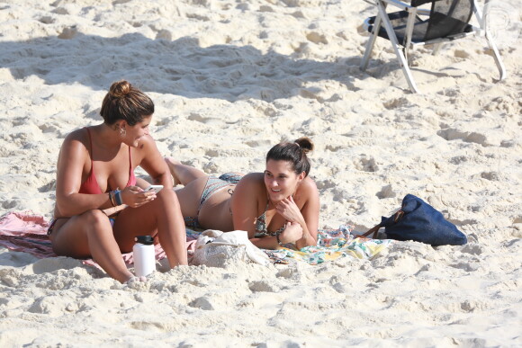 Giulia Costa e Beatriz Bonemer estiveram na Praia da Barra da Tijuca, Zona Oeste do Rio, nesta sexta-feira, 31 de maio de 2019