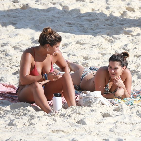 Giulia Costa e Beatriz Bonemer estiveram na Praia da Barra da Tijuca, Zona Oeste do Rio, nesta sexta-feira, 31 de maio de 2019