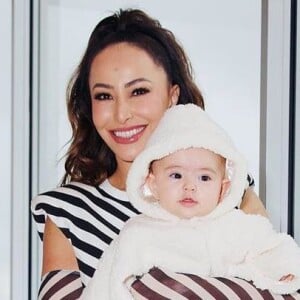 Sabrina Sato postou foto com filha, Zoe, e divertiu web com legenda nesta segunda-feira, 3 de junho de 2019