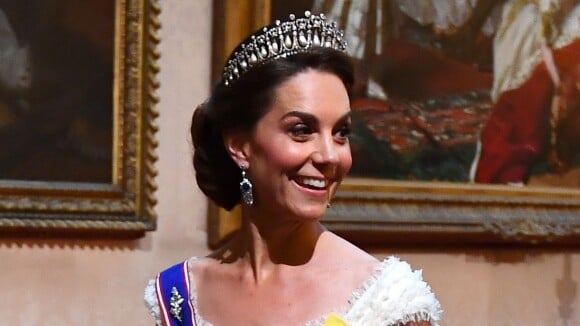 Aos detalhes do look princesa eleito por Kate Middleton em recepção para Trump
