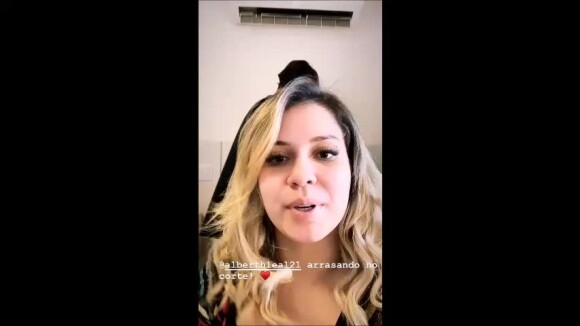Marilia Mendonça cortou o cabelo e exibiu resultado em vídeo nesta terça-feira, 4 de junho de 2019