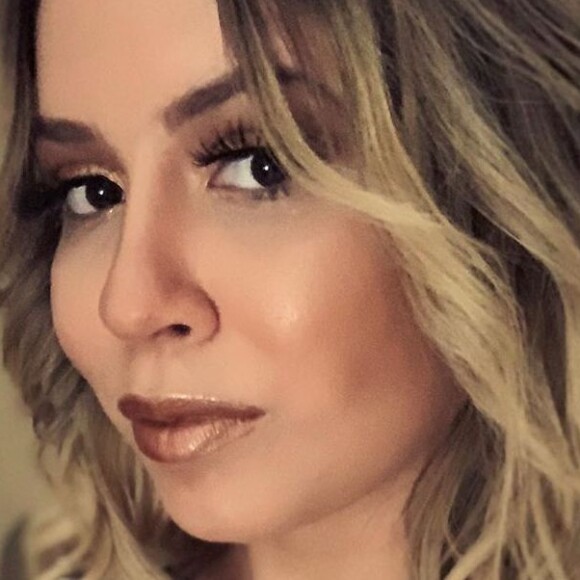 Marilia Mendonça adotou novo corte de cabelo e exibiu o resultado no Instagram nesta terça-feira, 4 de junho de 2019