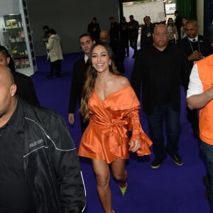 Sabrina Sato arrasou com cor vibrante em evento em São Paulo