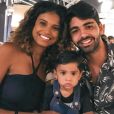 Filho de Aline Dias e Rafael Cupello impressionou por semelhança com o pai nesta terça-feira, 11 de junho de 2019