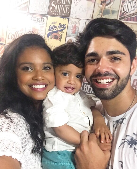 Aline Dias conta com ajuda de Rafael Cupello para cuidar do filho