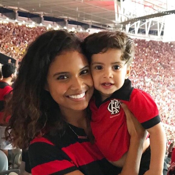 Aline Dias contou como concilia trabalho com a maternidade