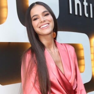 Bruna Marquezine aposta em robe para evento da Intimissimi nesta terça-feira, dia 11 de junho de 2019