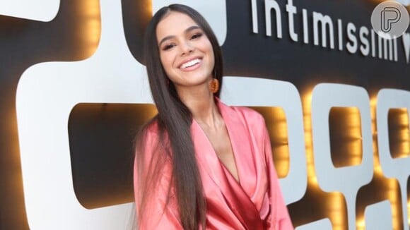 Bruna Marquezine aposta em robe para evento da Intimissimi nesta terça-feira, dia 11 de junho de 2019
