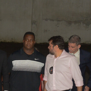 Neymar deixa delegacia após depoimento de 3h nesta quinta-feira, dia 13 de junho de 2019