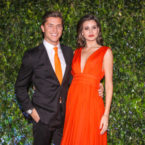 Camila Queiroz compartilhou fotos de casamento para elogiar Klebber Toledo