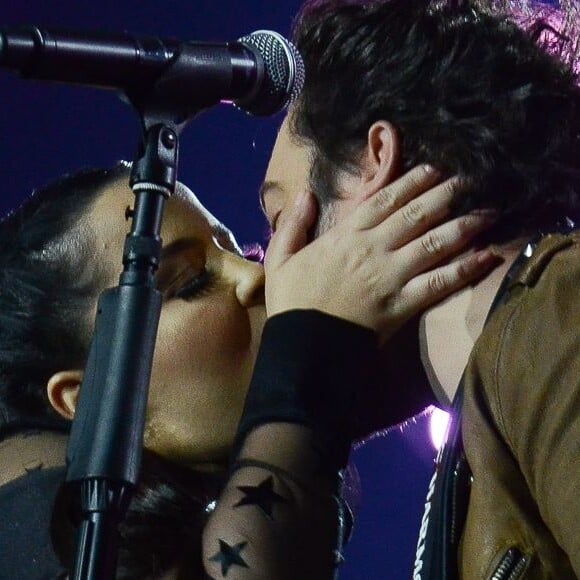 Maiara e o namorado, Fernando Zor, cantaram juntos durante show em Americana, interior de São Paulo