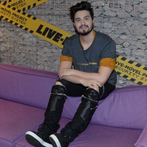 Luan Santana pediu a menina para cantar em cima do palco neste domingo, dia 16 de junho de 2019