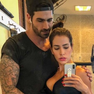 Adriana Sant'Anna posou com marido, Rodrigão, em academia nesta segunda-feira, 17 de junho de 2019