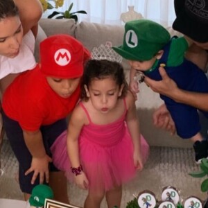 Wesley Safadão e Thyane Dantas comemoraram o 9º mês de vida de Dom com festa temática de Mario Bros nesta terça-feira, dia 18 de junho de 2019