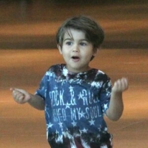 Filho caçula de Fernanda Rodrigues, Bento, de 3 anos, se divertiu durante passeio com a mãe e a irmã, Luísa, de 9