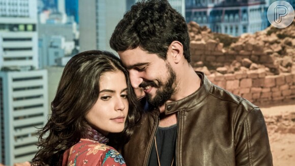 Laila (Julia Dalavia) vai terminar seu casamento com Jamil (Renato Góes) na novela 'Órfãos da Terra'.