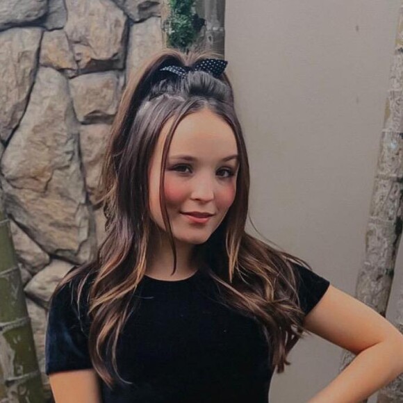 Larissa Manoela revelou reação dos pais em relação a sua primeira vez