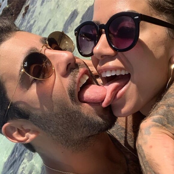 Anitta e Pedro Scooby assumiram namoro no início de junho durante viagem de férias da cantora pela Indonésia