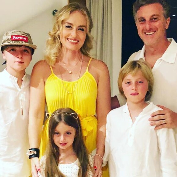 Luciano Huck e Angélica receberam mensagens e bíblias de fãs após o filho Benício se envolver em acidente no mar de Ilha Grande, Costa Verde do Rio